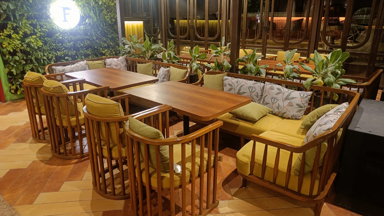 FARZI CAFÉ